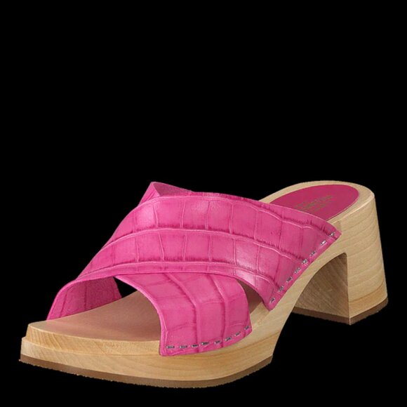 Swedish Hasbeens Pink Sandals with Woven Leather Design - Picture 15 of 16